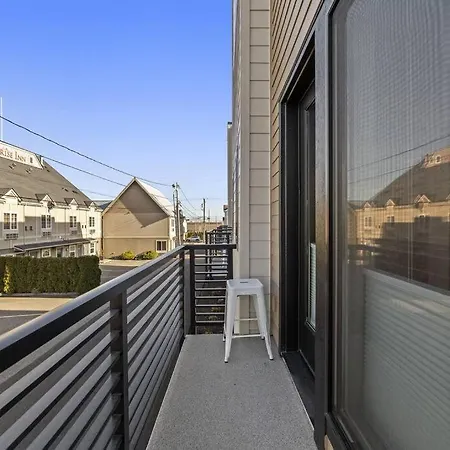 *Brand New* Fully Updated Condo 910 In Anacortes